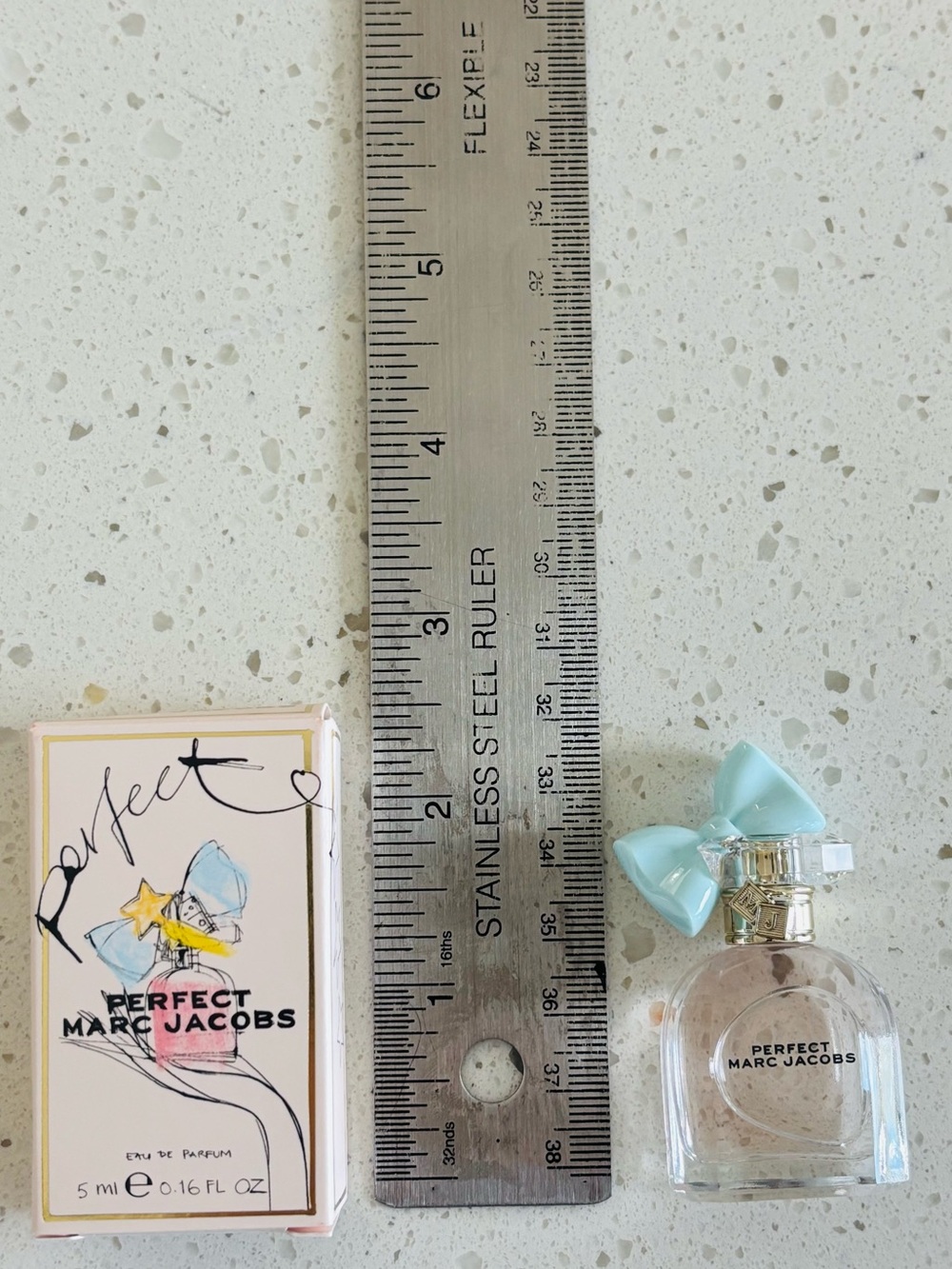 Miniature Sample of Marc Jacobs Perfect EDP 5 mL - Picture 6 of 9